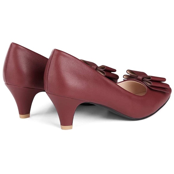 Red Short Heel Pumps👠 - Picture 1 of 8